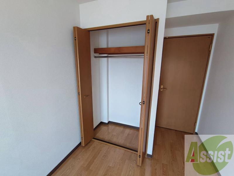 収納　寝室の収納です。部屋がすっきり片付きます。