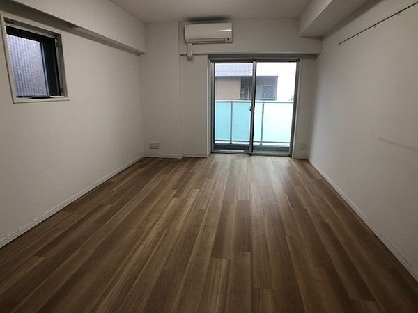 居室・リビング　写真は同タイプ住居です。