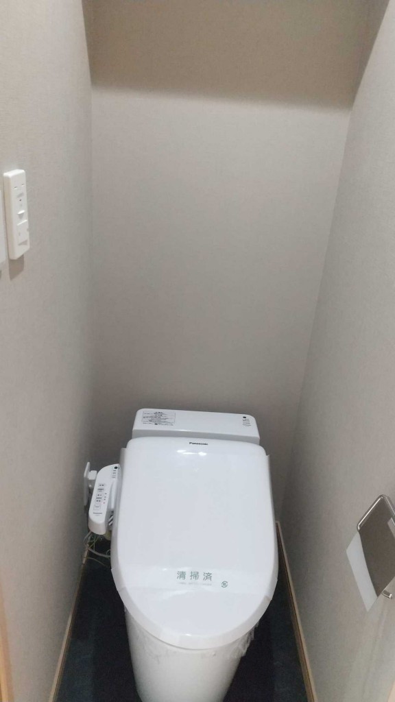 トイレ　※写真は別部屋の参考写真です。
