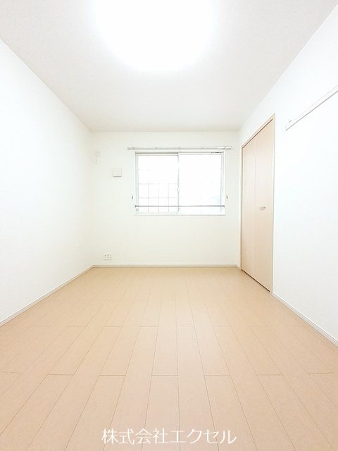 その他部屋・スペース　クローゼット完備の室内です。