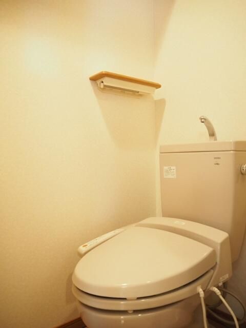 トイレ　別タイプ部屋　参考写真です