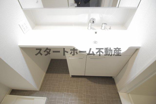洗面設備　使いやすい洗面所です