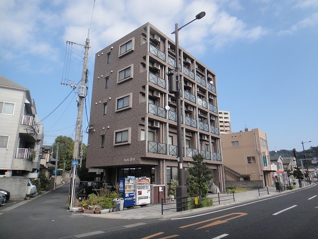 鹿児島市春日町のマンションの建物外観