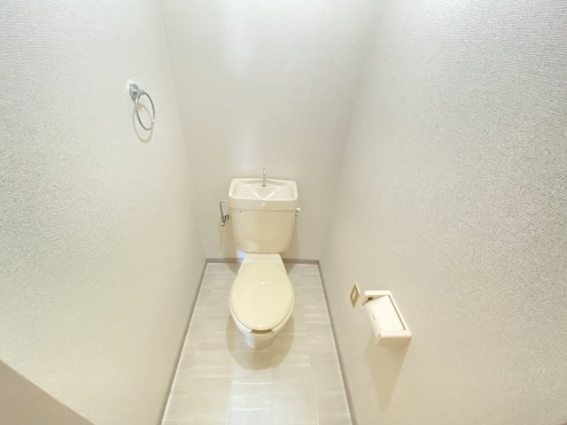 【ラ・ファミーユIのトイレ】