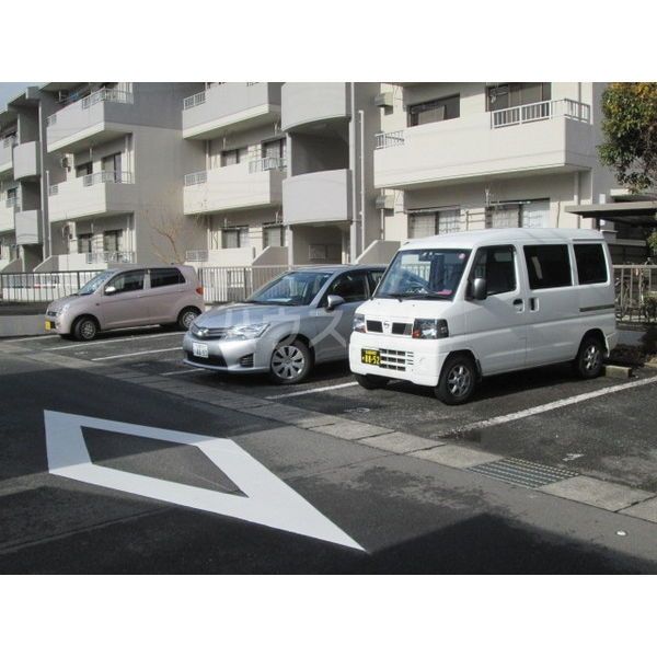 【あま市甚目寺のマンションの駐車場】