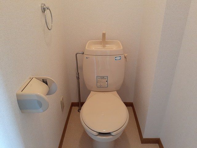 【ロイヤルエステート神明Ａのトイレ】
