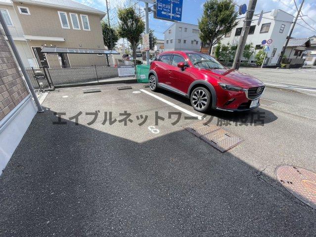 【グランアベニューの駐車場】