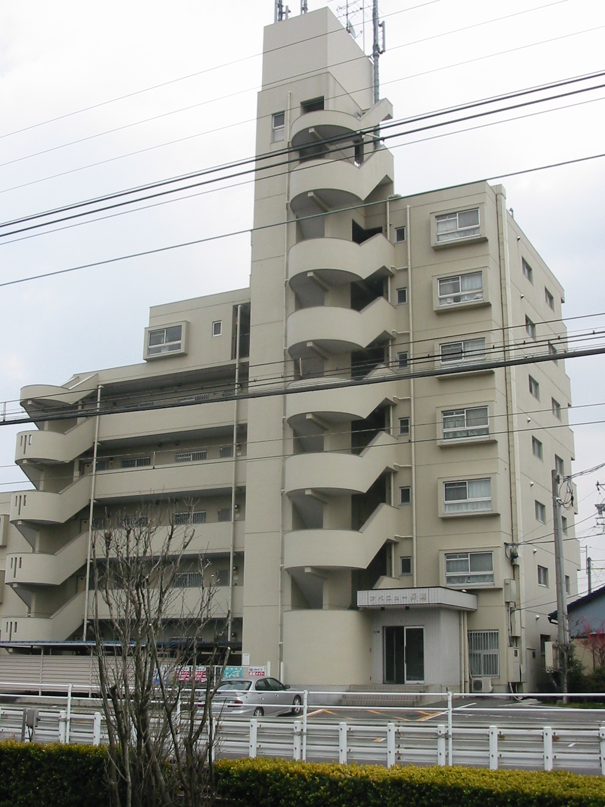 アベニュー長嶋の建物外観