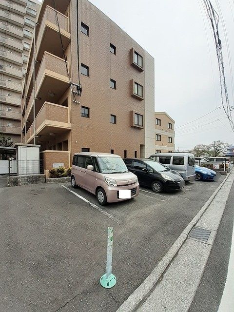 【ヴェルデ　カーサの駐車場】