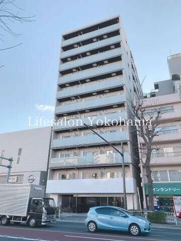 横浜市中区長者町のマンションの建物外観