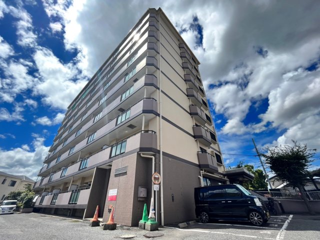 和泉市東阪本町のマンションの建物外観