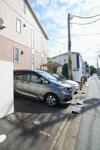 【さいたま市中央区上峰のアパートの駐車場】