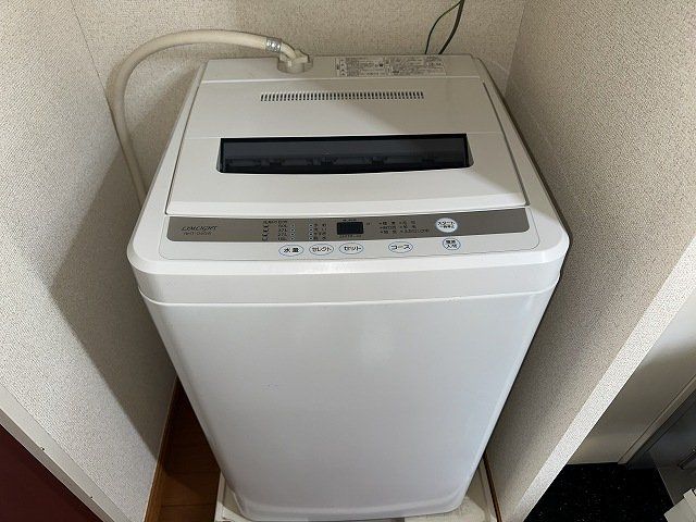 洗面設備　家具家電はメーカー等が異なる場合がございます。