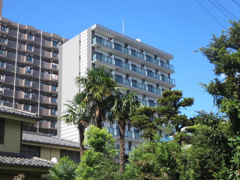 【川口市金山町のマンションの建物外観】