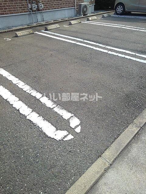 【アバンツァート西大寺の駐車場】