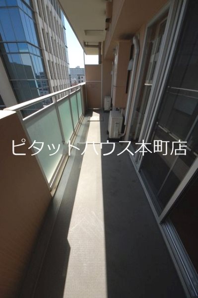 【大阪市西区新町のマンションのバルコニー】