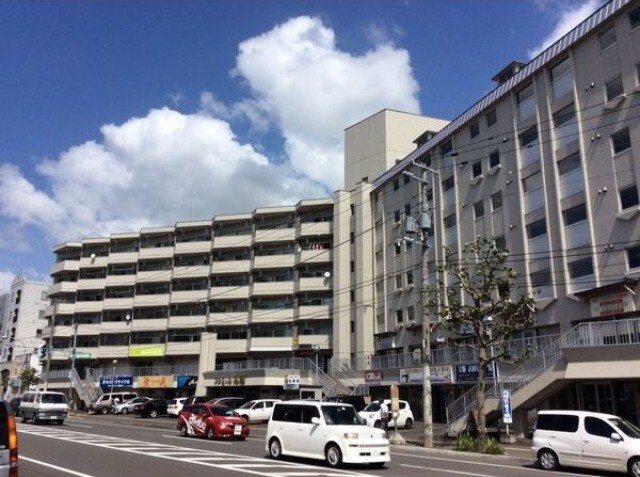 札幌市北区北二十九条西のマンションの建物外観