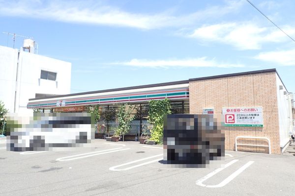 【フジパレス助松町　2番館のコンビニ】