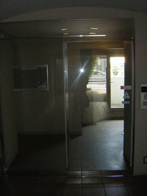 【川崎市高津区梶ケ谷のマンションのロビー】