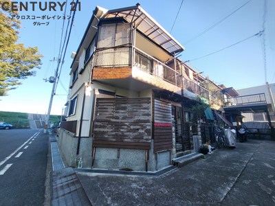 建物外観　角地・駐輪場スペースあり