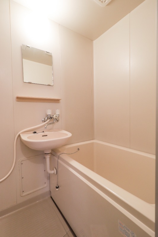 バス・シャワールーム　図面と現状に相違がある場合には現状を優先