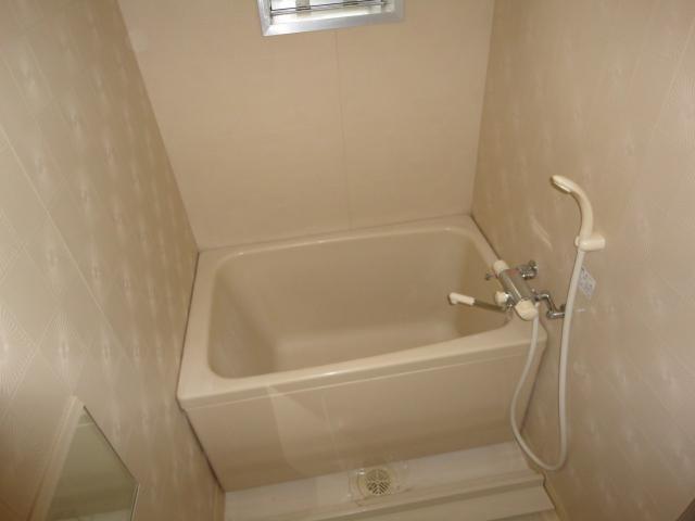 バス・シャワールーム　トイレとは別になっており、使いやすいです。