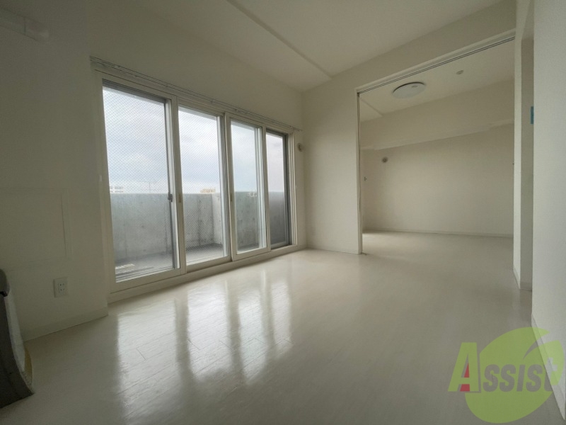 居室・リビング　広々としたリビングですね。使い勝手がよさそうですね！