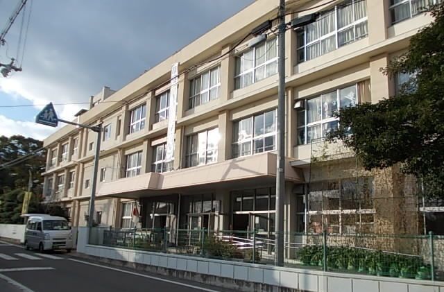 小学校　有功小学校様（小学校）まで280m