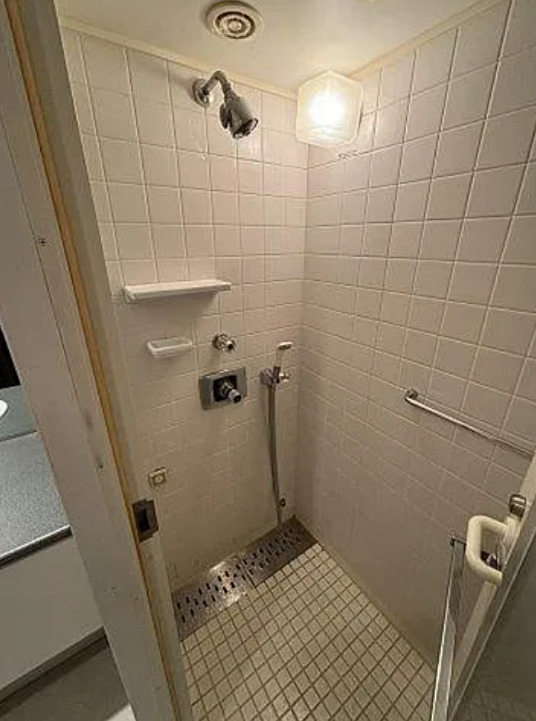 バス・シャワールーム　別部屋参考写真