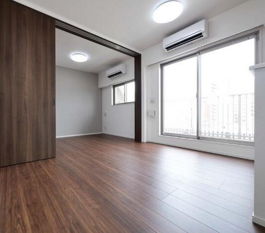 居室・リビング　こちらの居間で趣味の時間をお楽しみください