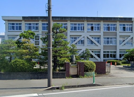 小学校　浜松市立伊佐見小学校（小学校）まで1536m