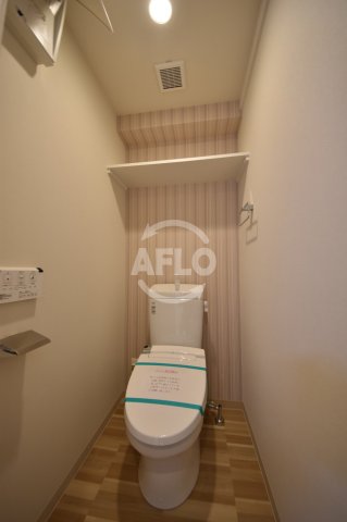 トイレ　ジアコスモ九条シエル　温水洗浄便座