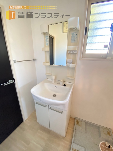 洗面設備　毎日使いますよね…独立洗面台。