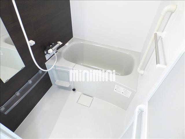 バス・シャワールーム　ゆったりとつかれるバスルームです。