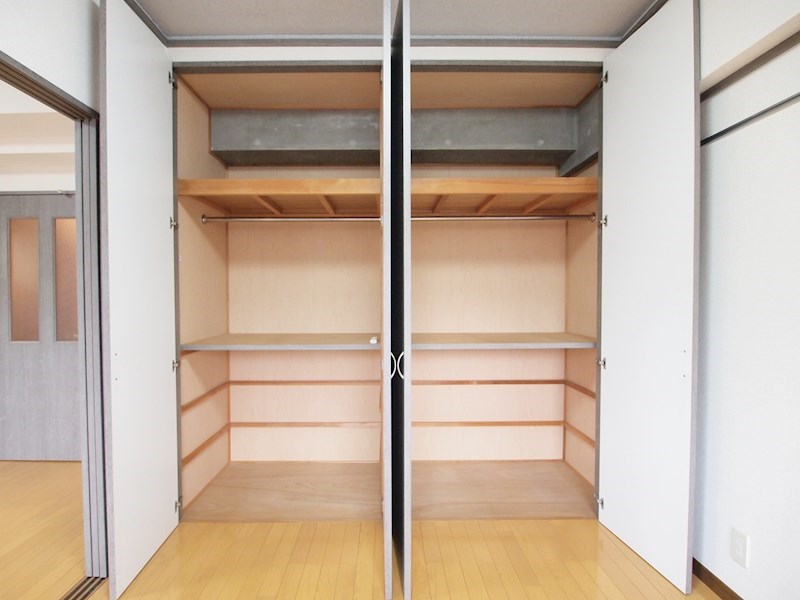収納　横広の収納あり。