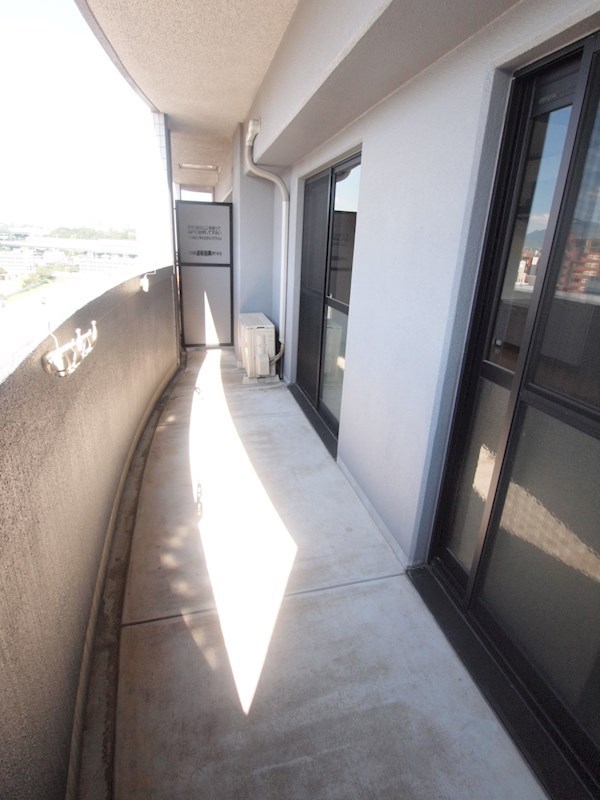 バルコニー　バルコニー広々。ここが自慢です。