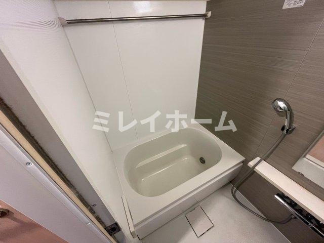 バス・シャワールーム　同建物内、別のお部屋の参考写真になります。