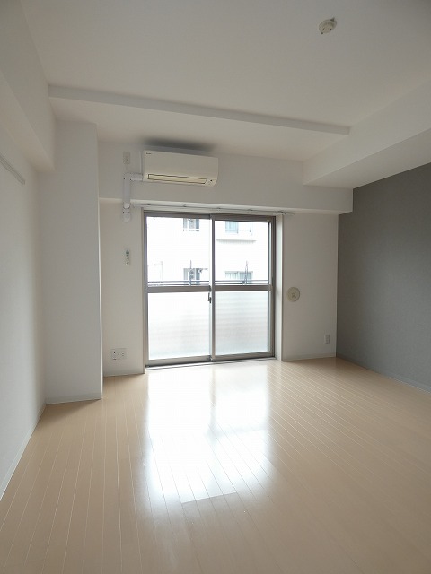 居室・リビング　内観