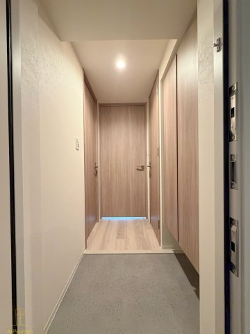 玄関　コンフォリア・リヴ桜川ソルテラス