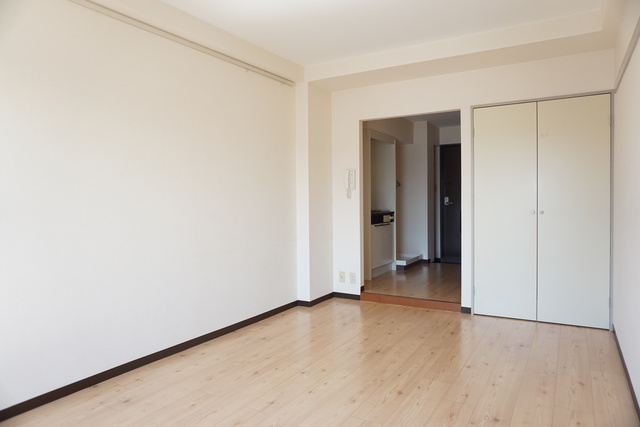 その他部屋・スペース　白基調で爽やかな室内空間です！インテリアも映えますね♪