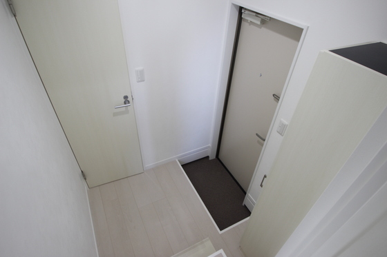 玄関　※別部屋の写真です