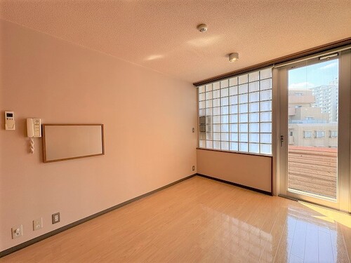 居室・リビング　洋室（約6.0畳）