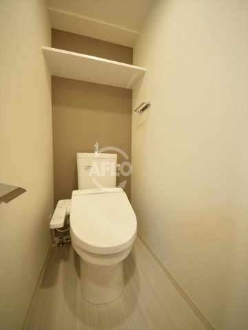 トイレ　プレサンス谷町七丁目II　温水洗浄便座