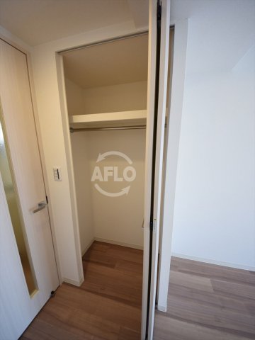 収納　プレサンス谷町七丁目II　クローゼット