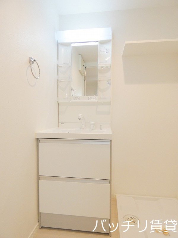 洗面設備　同型タイプの為、現状を優先致します。