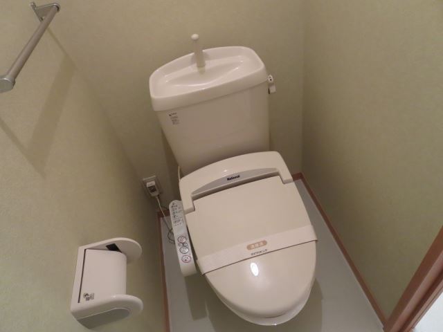 トイレ　ウォシュレット付きです