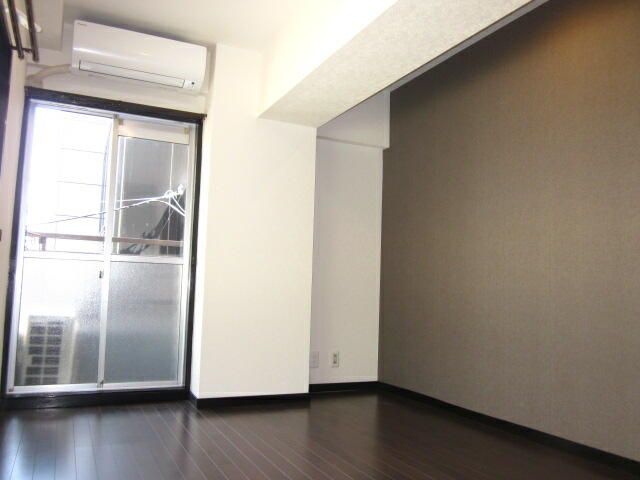 居室・リビング　※全て別号室のお写真。内装等参考にしてください。