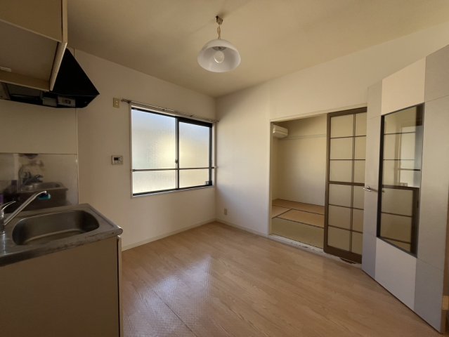 居室・リビング　グレイス神沢B棟 ※反転タイプ