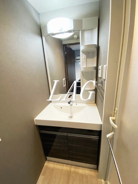 洗面設備　独立洗面台です。