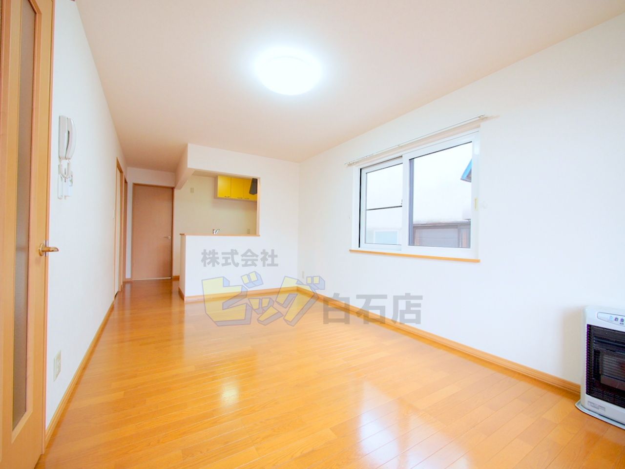 その他設備　冬は暖かく経済的な灯油ストーブがついています♪